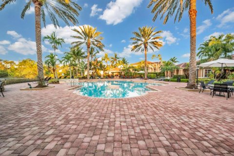 Condo in Jensen Beach, Florida, 3 bedrooms № 2350791 - photo 13
