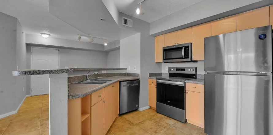 Condo in Jensen Beach, Florida, 3 bedrooms № 2350791