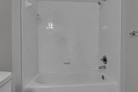 Condo in Jensen Beach, Florida, 3 bedrooms № 2350791 - photo 19