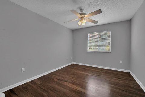 Condo in Jensen Beach, Florida, 3 bedrooms № 2350791 - photo 18