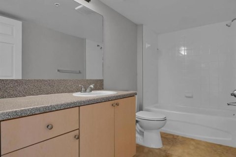 Condo in Jensen Beach, Florida, 3 bedrooms № 2350791 - photo 20