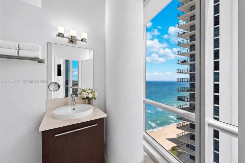 Copropriété à vendre à Sunny Isles Beach, Floride: 3 chambres, 181.72 m2 № 2185915 - photo 17