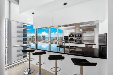 Copropriété à vendre à Sunny Isles Beach, Floride: 3 chambres, 181.72 m2 № 2185915 - photo 6