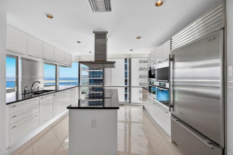 Copropriété à vendre à Sunny Isles Beach, Floride: 3 chambres, 181.72 m2 № 2185915 - photo 7