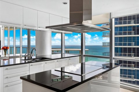 Copropriété à vendre à Sunny Isles Beach, Floride: 3 chambres, 181.72 m2 № 2185915 - photo 8