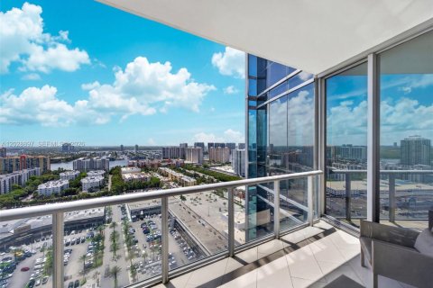 Copropriété à vendre à Sunny Isles Beach, Floride: 3 chambres, 181.72 m2 № 2185915 - photo 25