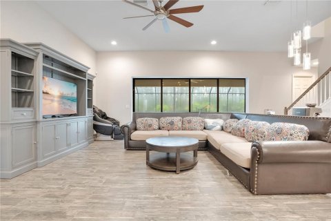 Villa ou maison à vendre à Land O' Lakes, Floride: 5 chambres, 335.93 m2 № 2200869 - photo 8