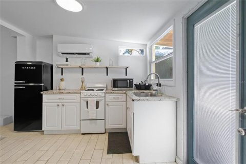 Casa en alquiler en Sarasota, Florida, 3 dormitorios, 137.12 m2 № 2143900 - foto 13