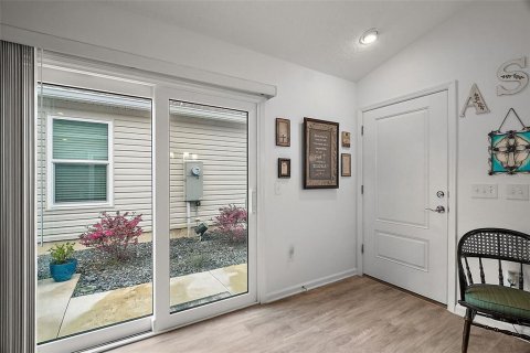 House in The Villages, Florida 2 bedrooms, 116.78 sq.m. № 1530716 - photo 10