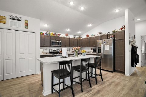 House in The Villages, Florida 2 bedrooms, 116.78 sq.m. № 1530716 - photo 14