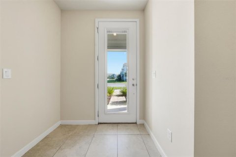 Touwnhouse à louer à Orlando, Floride: 4 chambres, 172.89 m2 № 2430676 - photo 3