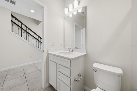 Touwnhouse à louer à Orlando, Floride: 4 chambres, 172.89 m2 № 2430676 - photo 11