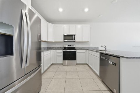 Touwnhouse à louer à Orlando, Floride: 4 chambres, 172.89 m2 № 2430676 - photo 4