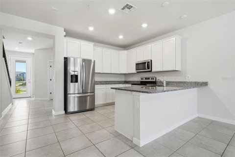 Touwnhouse à louer à Orlando, Floride: 4 chambres, 172.89 m2 № 2430676 - photo 5