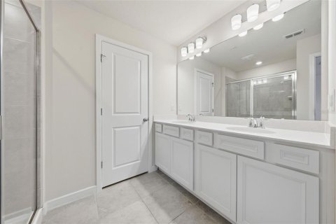 Touwnhouse à louer à Orlando, Floride: 4 chambres, 172.89 m2 № 2430676 - photo 18