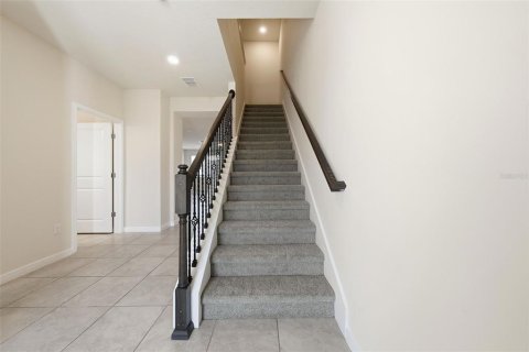 Touwnhouse à louer à Orlando, Floride: 4 chambres, 172.89 m2 № 2430676 - photo 12