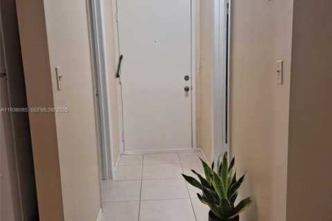 Condo in Coral Springs, Florida  № 1994236 - photo 5