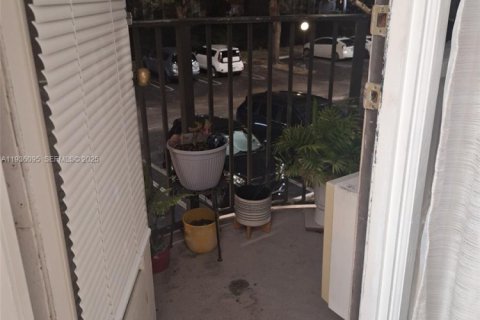 Condo in Coral Springs, Florida  № 1994236 - photo 12