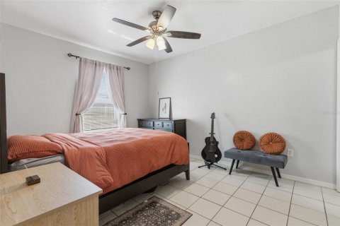 Commercial property in New Port Richey, Florida 6 bedrooms, 233.93 sq.m. № 2094741 - photo 20