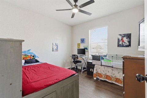 Commercial property in New Port Richey, Florida 6 bedrooms, 233.93 sq.m. № 2094741 - photo 10