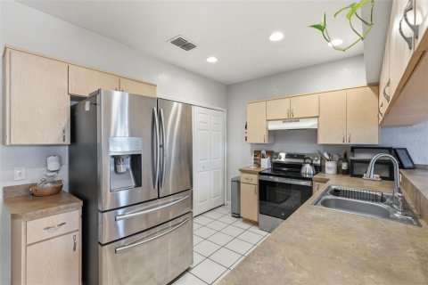 Commercial property in New Port Richey, Florida 6 bedrooms, 233.93 sq.m. № 2094741 - photo 14