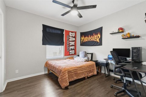Commercial property in New Port Richey, Florida 6 bedrooms, 233.93 sq.m. № 2094741 - photo 9