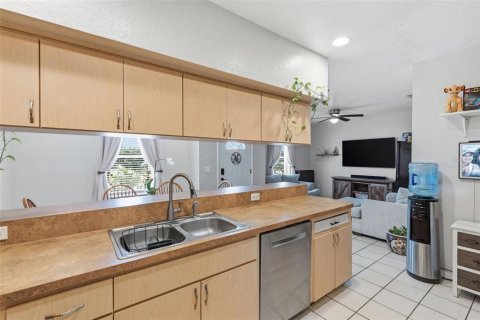 Commercial property in New Port Richey, Florida 6 bedrooms, 233.93 sq.m. № 2094741 - photo 16