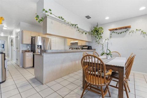 Commercial property in New Port Richey, Florida 6 bedrooms, 233.93 sq.m. № 2094741 - photo 17