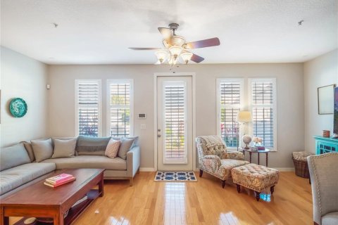 Townhouse in Orlando, Florida 2 bedrooms, 176.24 sq.m. № 1724858 - photo 12
