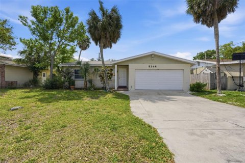 Villa ou maison à Saint Petersburg, Floride 2 chambres, 92.34 m2 № 2105976