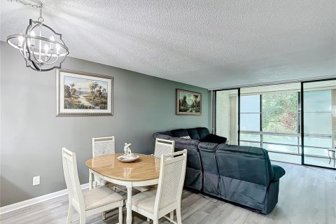 Condo in Largo, Florida, 2 bedrooms  № 1690146 - photo 10