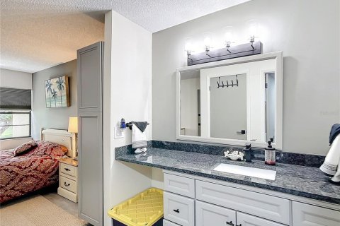 Condo in Largo, Florida, 2 bedrooms  № 1690146 - photo 18
