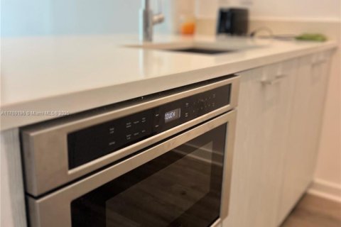 Condominio en venta en Miami, Florida, 1 dormitorio, 57.79 m2 № 1692885 - foto 16