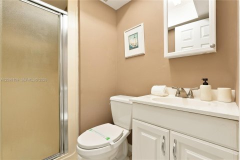 Villa ou maison à louer à Cape Coral, Floride: 2 chambres № 2388059 - photo 9