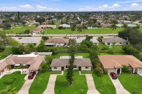 Villa ou maison à louer à Cape Coral, Floride: 2 chambres № 2388059 - photo 15