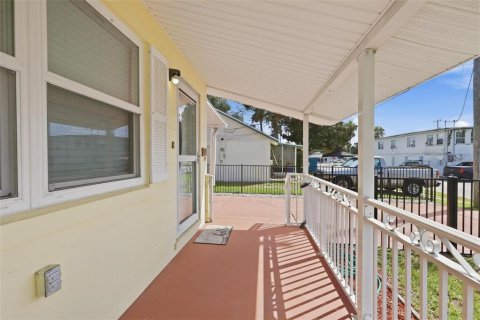 Commercial property in Edgewater, Florida 114.27 sq.m. № 2393410 - photo 7