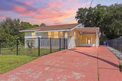 Commercial property in Edgewater, Florida 114.27 sq.m. № 2393410 - photo 2