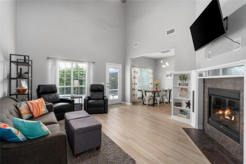 Casa en venta en Gainesville, Florida, 4 dormitorios, 218.41 m2 № 1650559 - foto 8