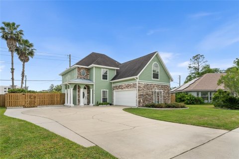 Casa en venta en Gainesville, Florida, 4 dormitorios, 218.41 m2 № 1650559 - foto 1