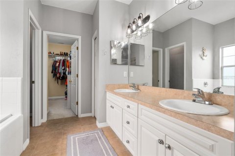 Casa en venta en Gainesville, Florida, 4 dormitorios, 218.41 m2 № 1650559 - foto 16