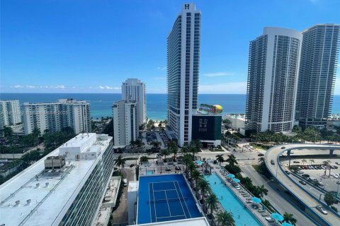 Condo in Hollywood, Florida, 2 bedrooms  № 1756474 - photo 15