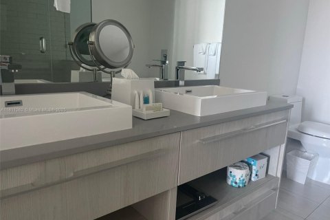 Condo in Hollywood, Florida, 2 bedrooms  № 1756474 - photo 11