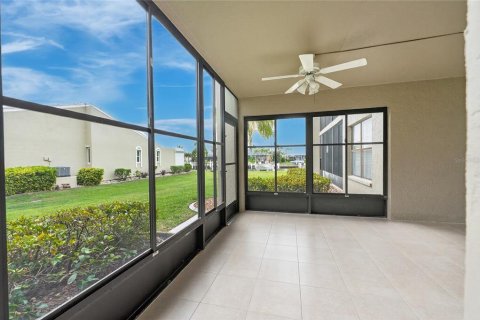 Condo in Punta Gorda, Florida, 2 bedrooms № 2103536 - photo 25