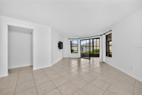 Condo in Punta Gorda, Florida, 2 bedrooms № 2103536 - photo 8