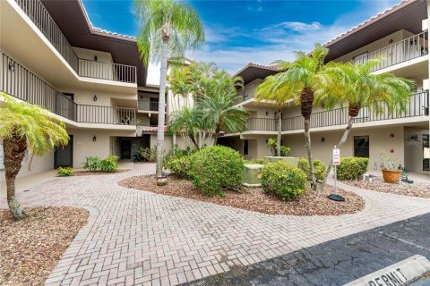 Condo in Punta Gorda, Florida, 2 bedrooms № 2103536 - photo 4