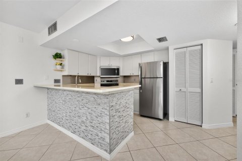 Condo in Punta Gorda, Florida, 2 bedrooms № 2103536 - photo 10