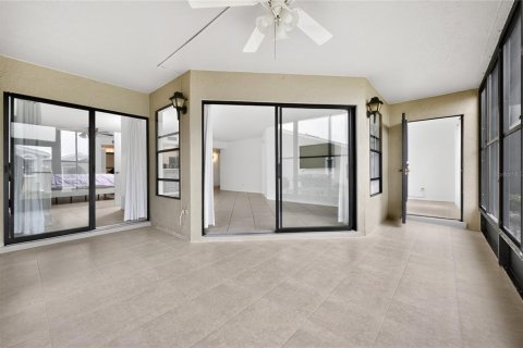 Condo in Punta Gorda, Florida, 2 bedrooms № 2103536 - photo 26