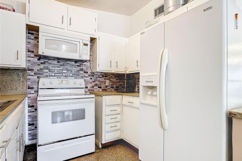 House in Sanford, Florida 3 bedrooms, 135.45 sq.m. № 1866603 - photo 7