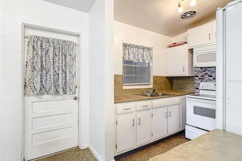 House in Sanford, Florida 3 bedrooms, 135.45 sq.m. № 1866603 - photo 8