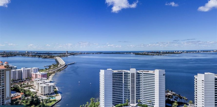 Condo in Sarasota, Florida, 4 bedrooms  № 1773807